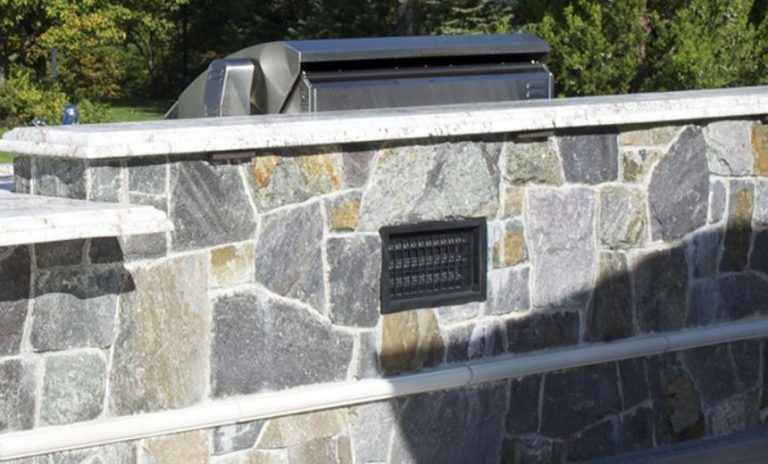 does an outdoor kitchen need a vent