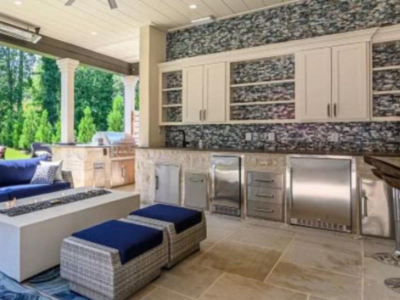 split patio terrace kitchen with modern finishes