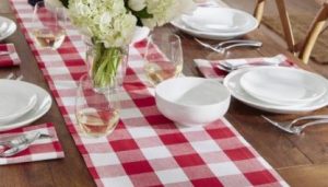 red and white breakfast outdoor table idea