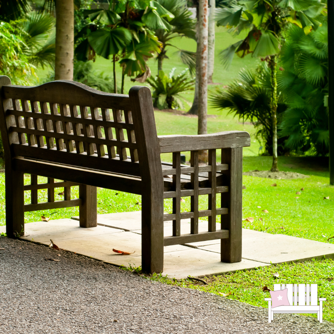 How Tall Should Outdoor Garden Benches Be?