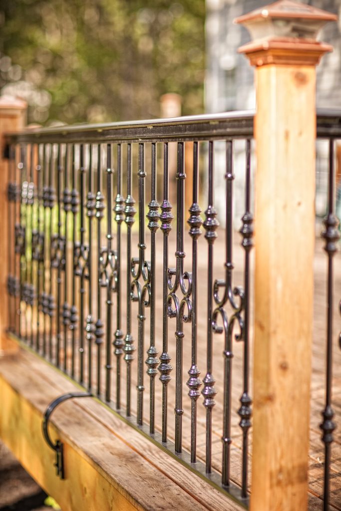 27 Deck Railing Ideas to Spruce Up Your Outdoor Space