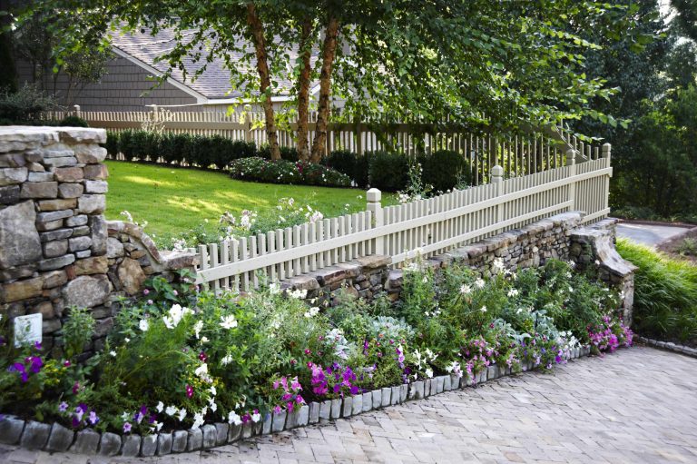 7 Garden Fence Designs to Inspire Your Backyard