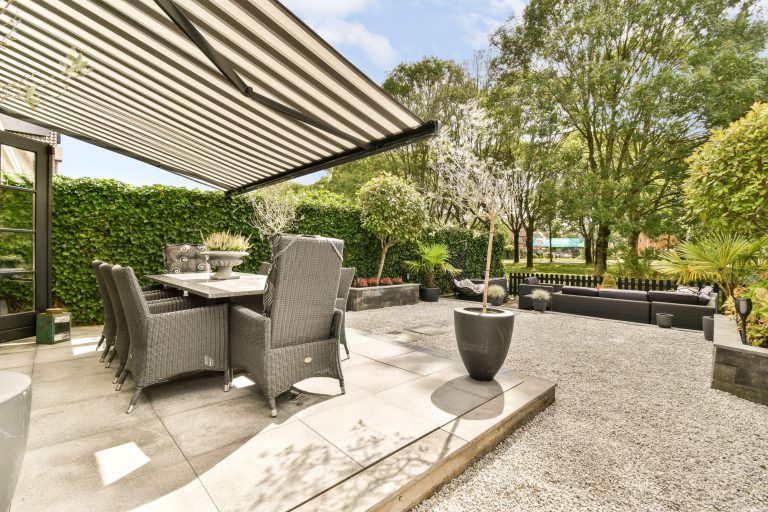 Pea Gravel Patio Ideas That Are Party Ready