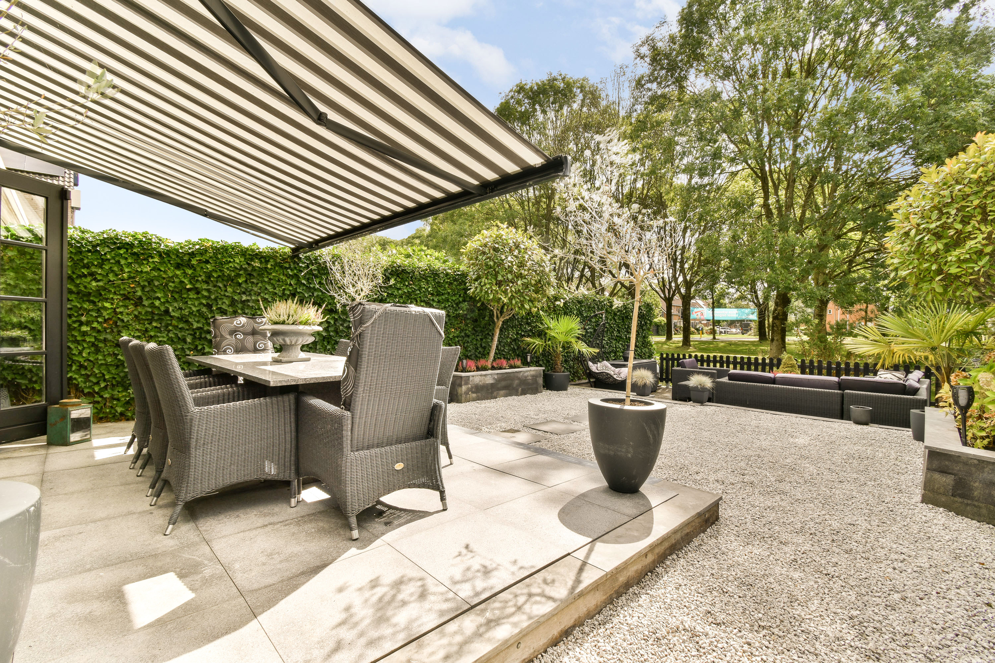 Pea Gravel Patio Ideas That Are Party Ready